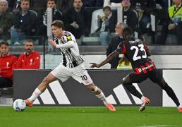 羅(luó)马+那(nà)不勒斯均上(shàng)演逆转好戏，两队同分，排名包揽前二