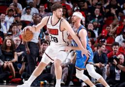 恩怨(yuàn)局拉满！杜兰特携火箭回俄城 “複(fù)仇”，雷霆颁奖夜能(néng)防(fáng)住吗？