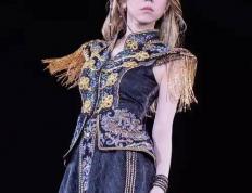 鄧(dèng)紫棋领衔LOL主题曲(qū)：歌手跨(kuà)界电竞谁更胜一筹？