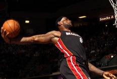 雷吉·米勒看走眼？詹姆斯场均14分变24.4分，湖人队内排名第二！