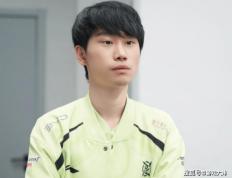 LOL热度严重(zhòng)下(xià)滑，多位职业選(xuǎn)手(shǒu)都不想播了(le)，纷纷直播玩其他游戏