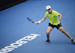 （体育）网球——澳网资格赛：白卓璇晋级正赛