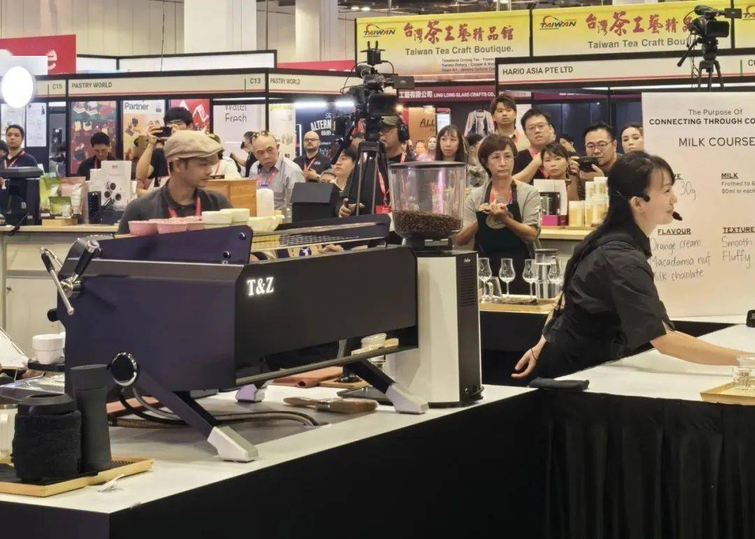 赛事回顾｜新加坡全国咖(kā)啡(fēi)锦標(biāo)赛（SNCC）比赛指定(dìng)用机：Tamp;Z品牌飞跃咖(kā)啡(fēi)机闪耀(yào)国际舞(wǔ)台，廣(guǎng)受好(hǎo)评！