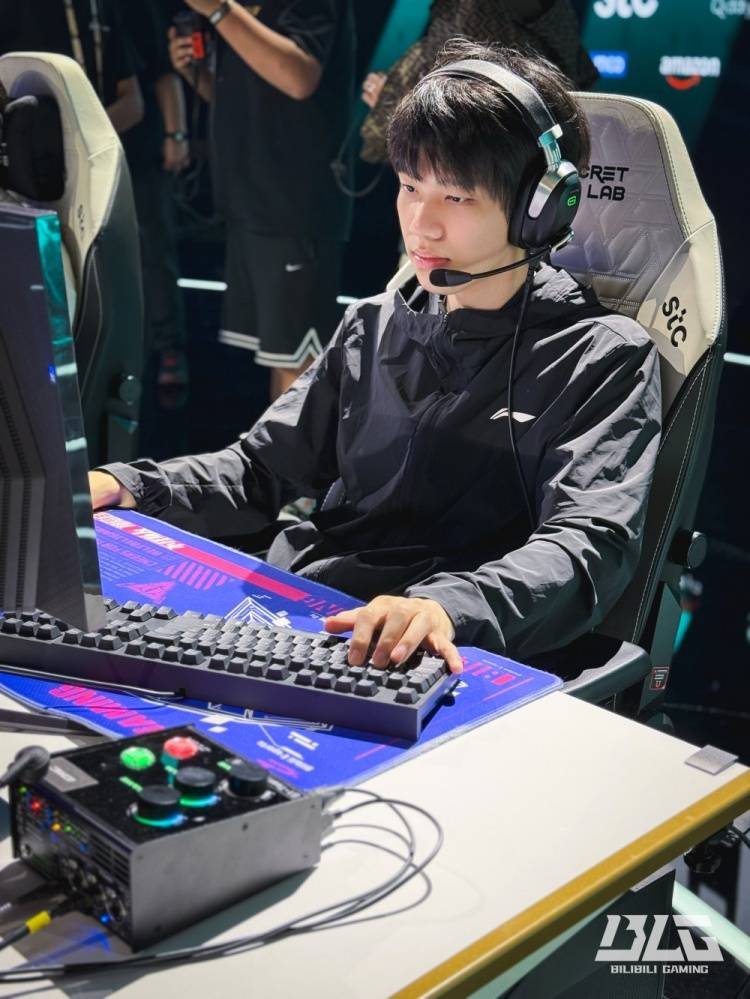 【7.16】电競(jìng)游戏前沿资讯:LOL美测服更新、Xiaoxu离队、Lele、JiaQi恢复自由人、飛(fēi)牡蛎戰(zhàn)队喊(hǎn)话HLE