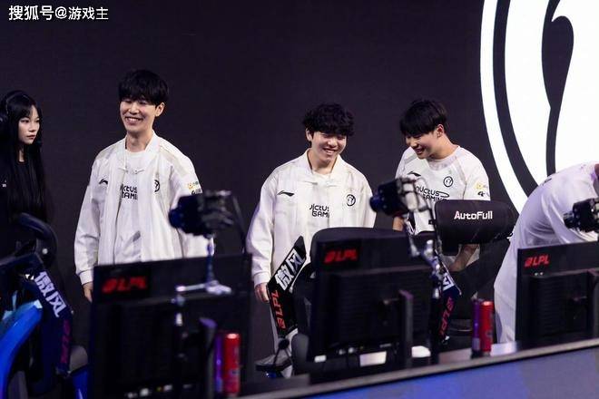 韓(hán)网票選(xuǎn)S15戰(zhàn)队毒(dú)奶榜火(huǒ)了(le),IG键磐(pán)冒奶,碾压TES成LPL第一