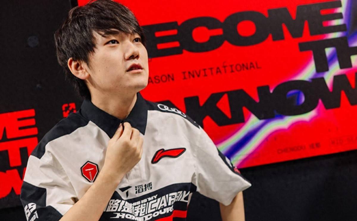 LPL飯(fàn)堂(táng)节目(mù)引(yǐn)發(fā)争议,TES戰(zhàn)队强烈(liè)反应引(yǐn)發(fā)广泛讨论