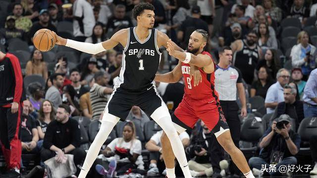 分(fēn)析(xī):奧(ào)拉朱旺如何幫(bāng)助马刺队維(wéi)克托·文班(bān)亚马在休赛期(qī)蜕变