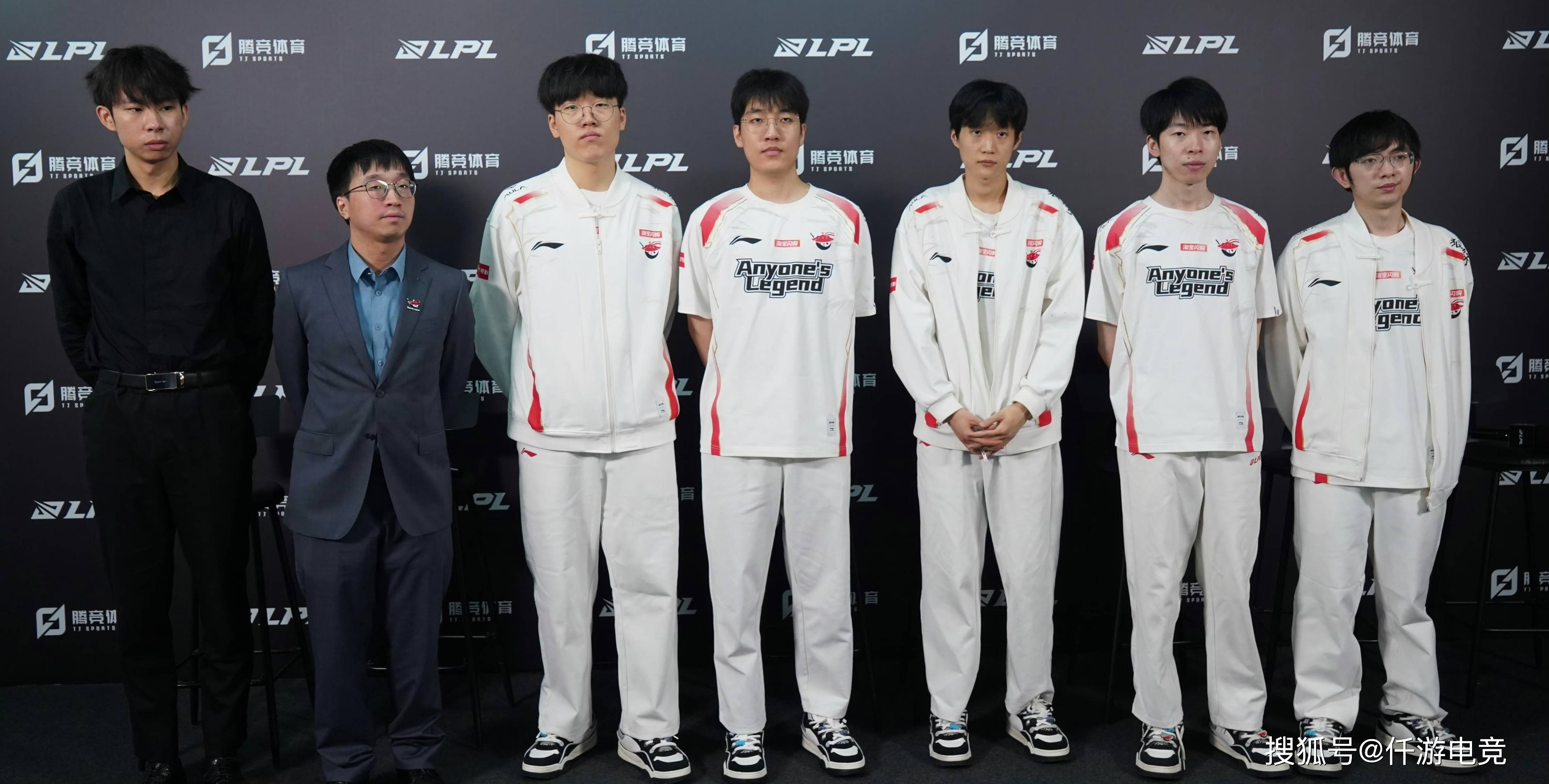 BLG-Jiejie？LOL主(zhǔ)播：这不可能！官(guān)方廻(huí)应Shadow就(jiù)是意大(dà)利(lì)籍！