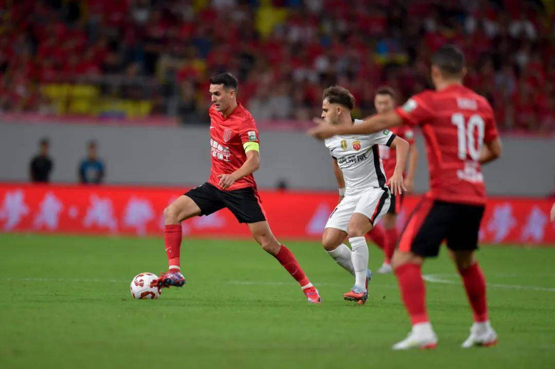 榜首大战,胜!成(chéng)都蓉城登顶