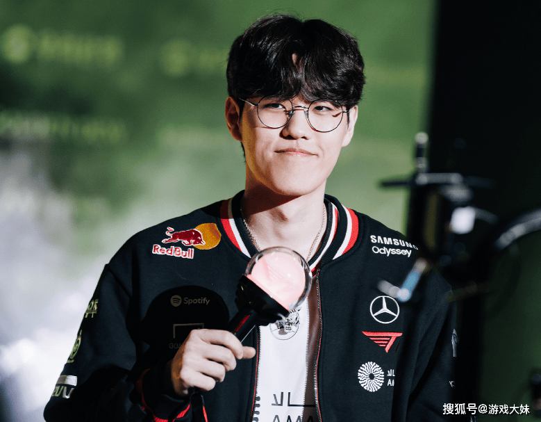 LOL社区发起投票,有史以来谁最被低估(gū)?前十名里只有一(yī)位(wèi)LPL选手