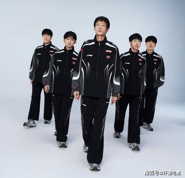 LOL官方更新(xīn)战力排行榜，第一毫(háo)不意外(wài)，IG赫(hè)然在列！