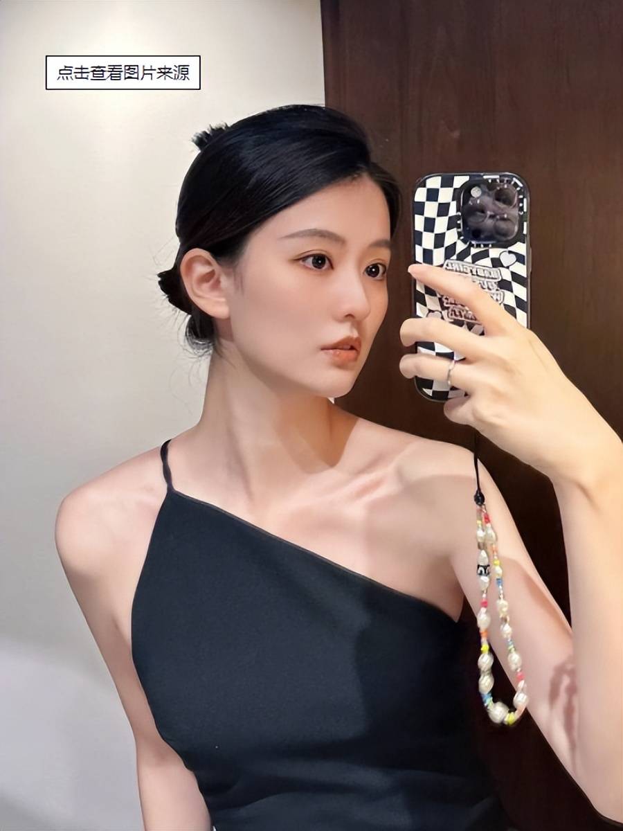 天呐!乔欣這(zhè)波操作太秀(xiù)了(le),500亿豪(háo)门?秘密結(jié)婚(hūn)?這(zhè)是要上天!