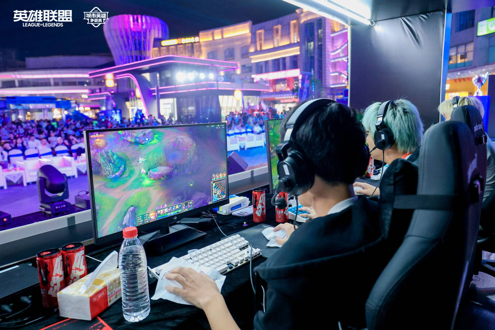 LOL城(chéng)市英雄争霸賽(sài)全国总决賽(sài)万江启幕(mù)，首日(rì)两強(qiáng)诞生