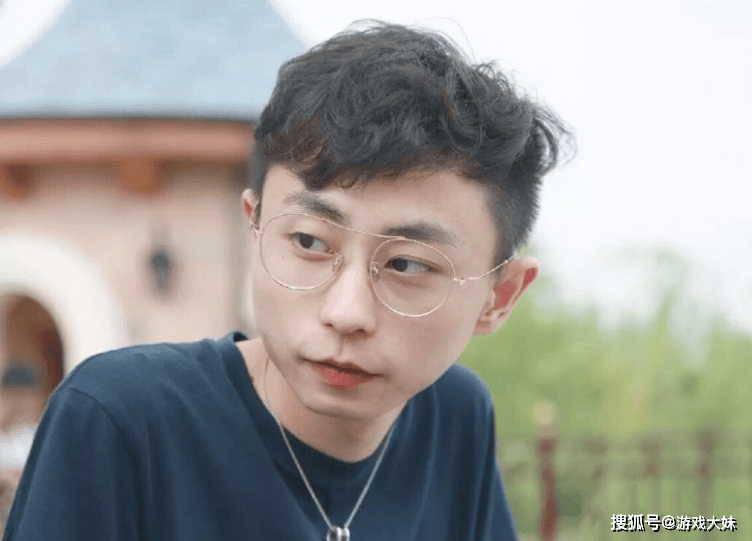 LOL热度严重(zhòng)下(xià)滑，多位职业選(xuǎn)手(shǒu)都不想播了(le)，纷纷直播玩其他游戏