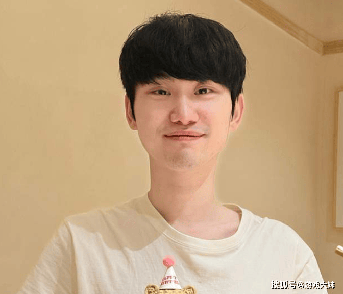 Doinb带3位LOL选手(shǒu)打dota2，被对方虐泉，還(hái)被嘲讽是(shì)人機(jī)