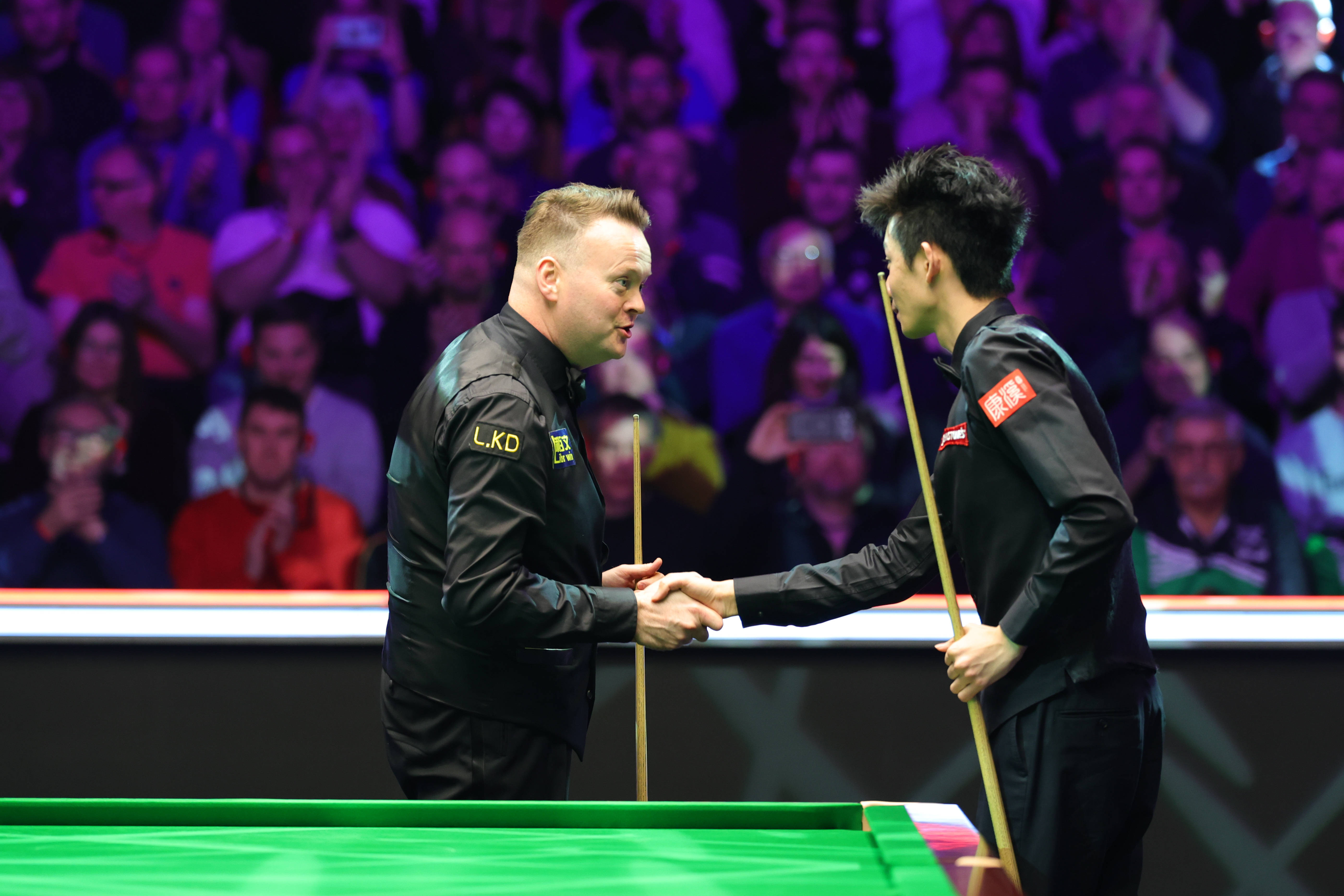 斯诺克大师赛：吴宜泽、肖国栋晋级八强